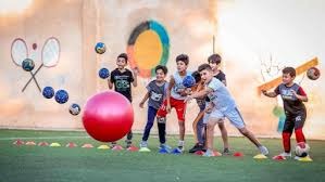 3-2绝杀皇马！巴萨携亚马尔登基西超，姆巴佩再成背景板！